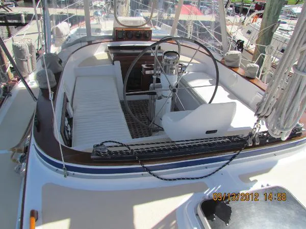 Slide: The Image of Endeavour Sailboat Sloop 1984 - 7