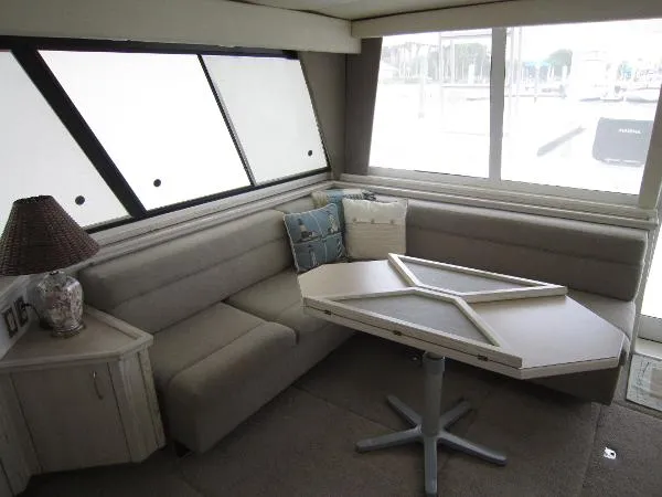 Slide: The Image of Bayliner 4788 Pilot House Motoryacht 1996 - 10
