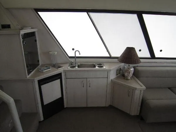 Slide: The Image of Bayliner 4788 Pilot House Motoryacht 1996 - 11