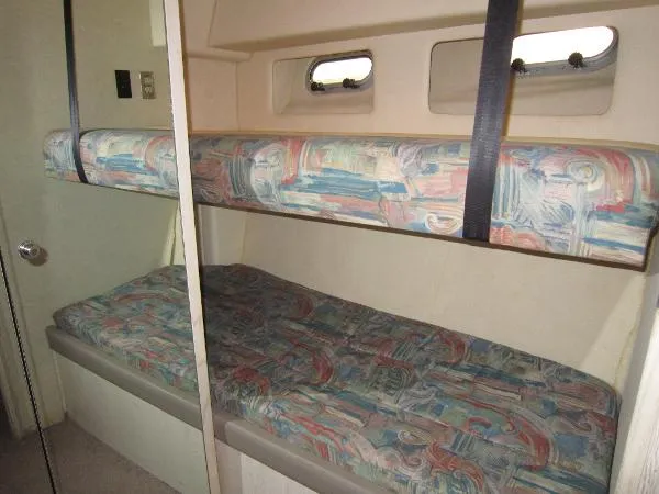 Slide: The Image of Bayliner 4788 Pilot House Motoryacht 1996 - 3