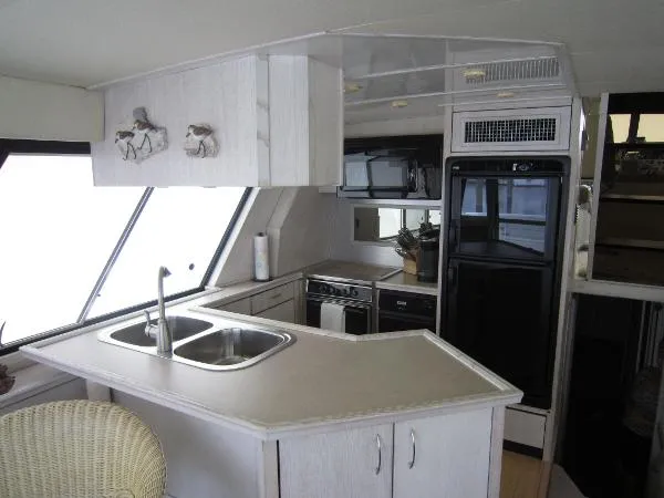 Slide: The Image of Bayliner 4788 Pilot House Motoryacht 1996 - 7