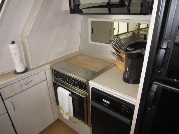 Slide: The Image of Bayliner 4788 Pilot House Motoryacht 1996 - 8
