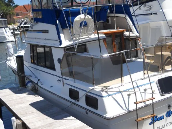 Slide: The Image of Carver Yachts 3207 Aft Cabin 1990 - 0