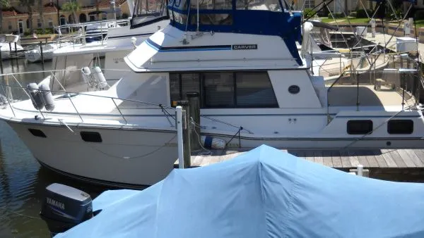Slide: The Image of Carver Yachts 3207 Aft Cabin 1990 - 1