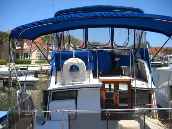 Slide: The Image of Carver Yachts 3207 Aft Cabin 1990 - 10