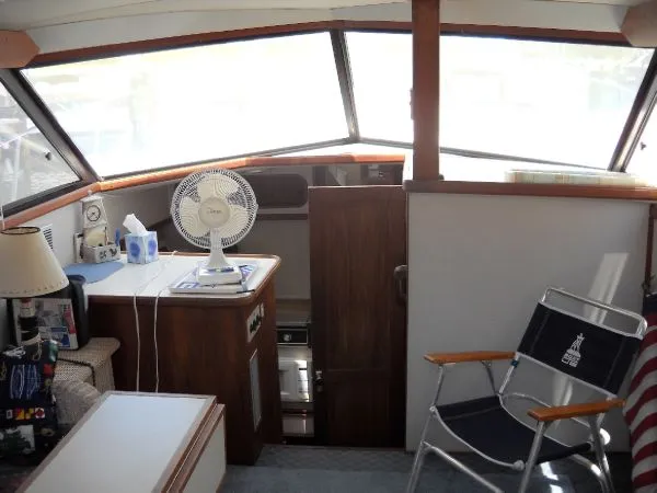 Slide: The Image of Carver Yachts 3207 Aft Cabin 1990 - 3