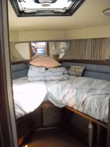 Slide: The Image of Carver Yachts 3207 Aft Cabin 1990 - 6