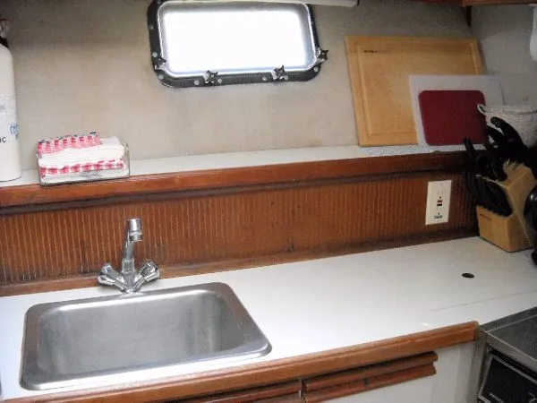 Slide: The Image of Carver Yachts 3207 Aft Cabin 1990 - 9