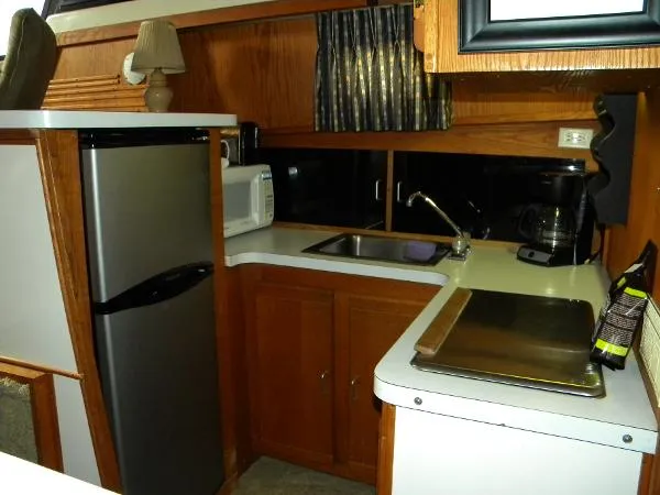 Slide: The Image of Mainship Double Cabin MY 1989 - 3