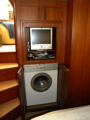 Slide: The Image of Jefferson Cockpit Motor Yacht 1990 - 8