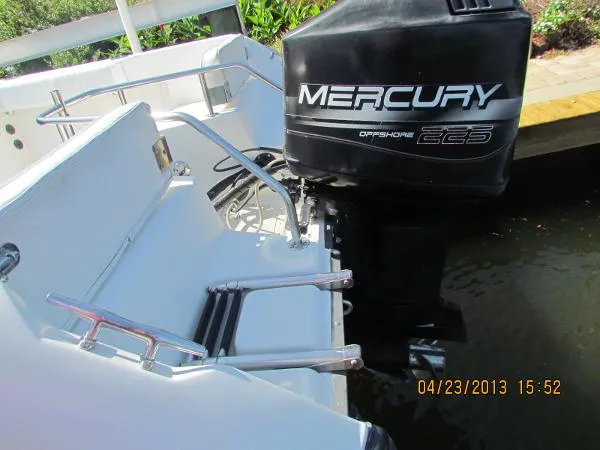 Slide: The Image of Boston Whaler Conquest 1998 - 4