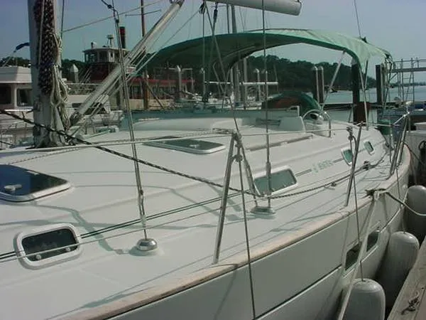 Slide: The Image of Beneteau 411 1998 - 1