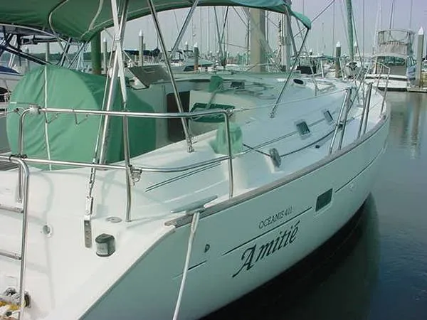 Slide: The Image of Beneteau 411 1998 - 2