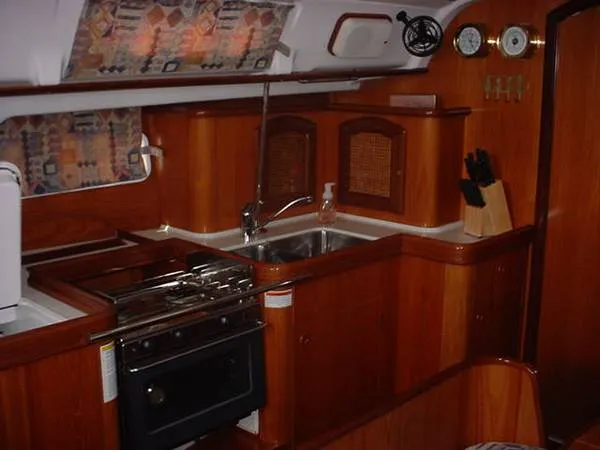 Slide: The Image of Beneteau 411 1998 - 5
