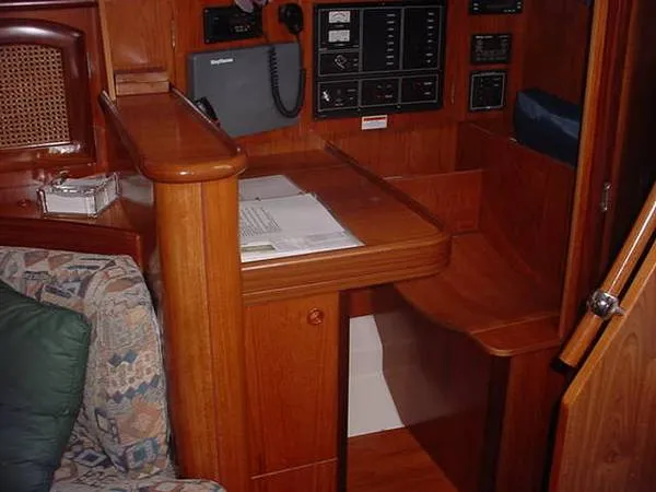Slide: The Image of Beneteau 411 1998 - 6
