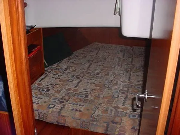 Slide: The Image of Beneteau 411 1998 - 7