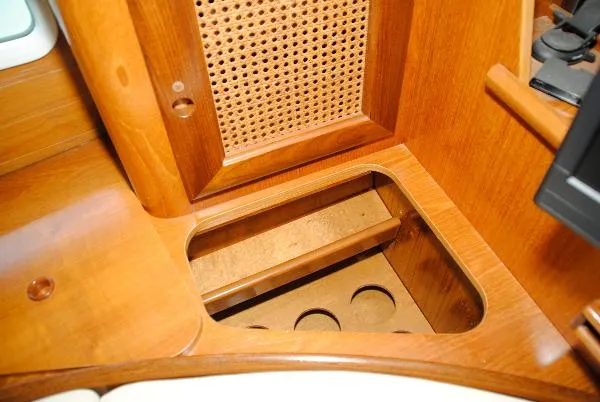 Slide: The Image of Beneteau 411 1998 - 9