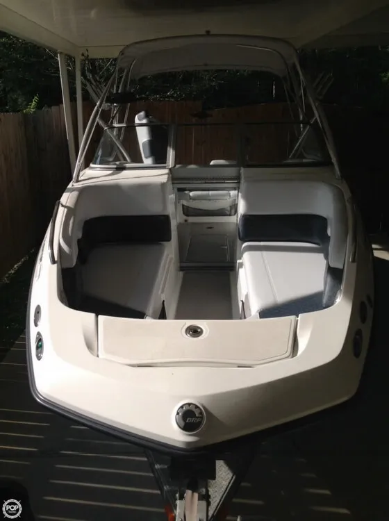 Slide: The Image of Sea-Doo 230 Challenger SE 2008 - 6