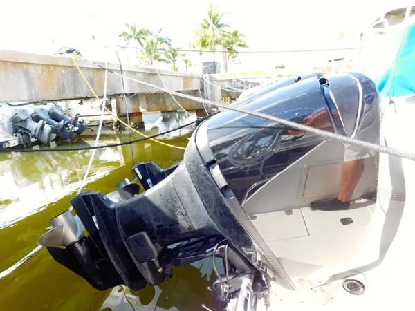 Slide: The Image of Boston Whaler 285 Conquest Walkaround 2000 - 10
