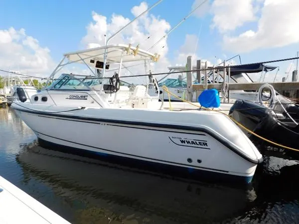 Slide: The Image of Boston Whaler 285 Conquest Walkaround 2000 - 2