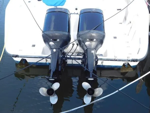 Slide: The Image of Boston Whaler 285 Conquest Walkaround 2000 - 9
