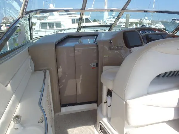 Slide: The Image of Sea Ray 380 2000 - 5