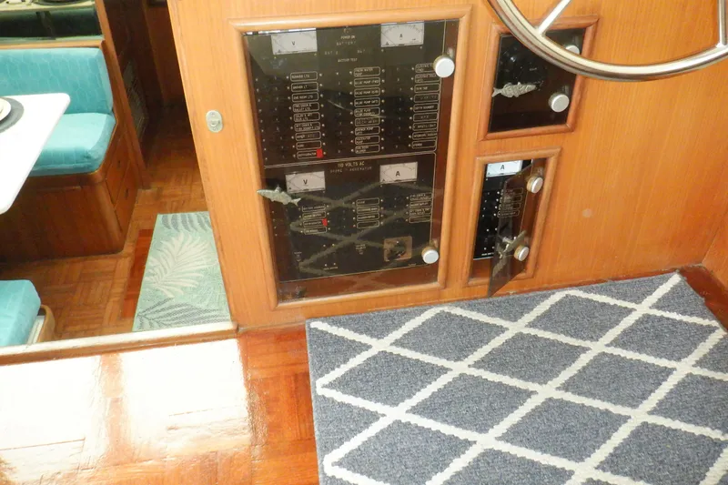 Slide: The Image of Control panel of a 1990 Marine Trader 47 Tradewinds yacht interior. - 25