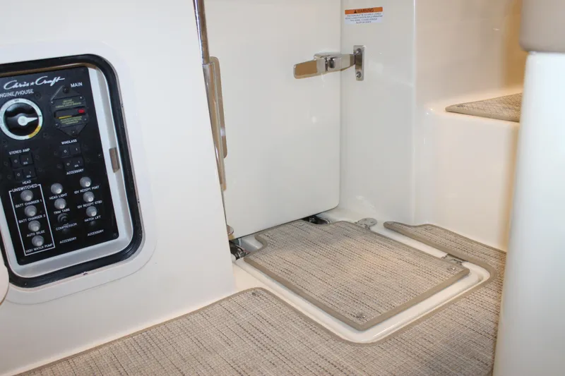 Slide: The Image of Control panel and interior of 2026 Chris-Craft Launch 28 GT boat. - 31