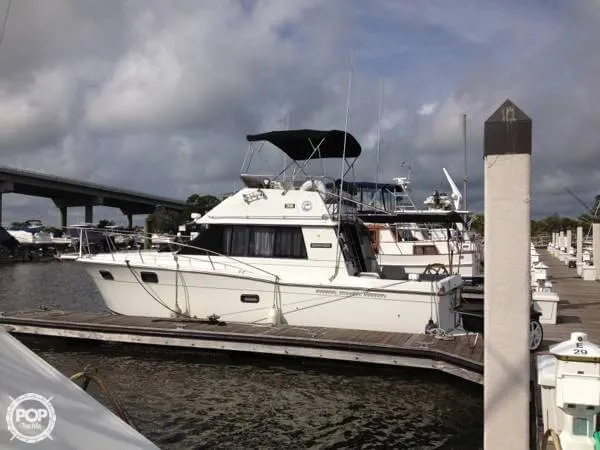 Slide: The Image of Carver Yachts 3227 Convertible 1985 - 1