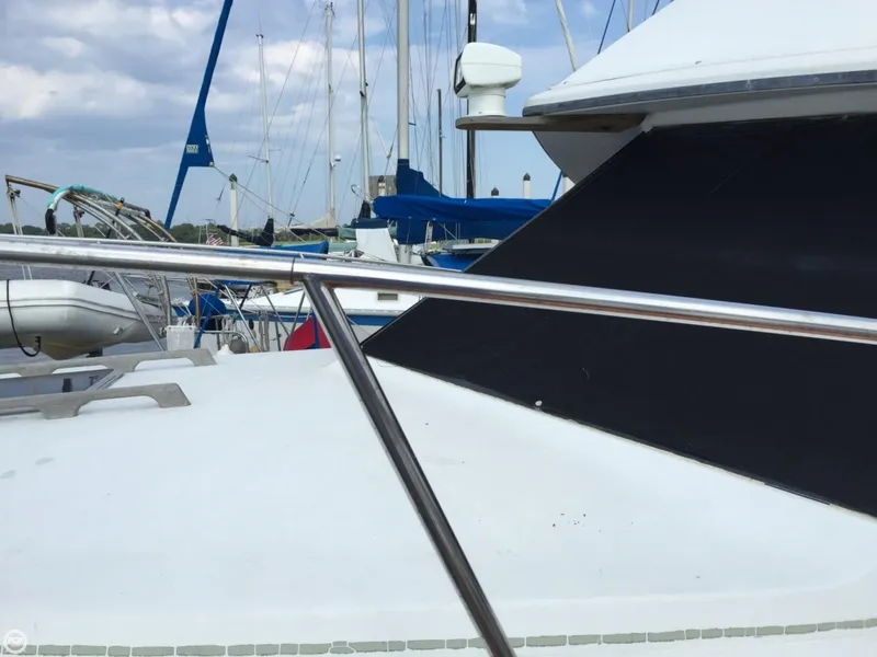 Slide: The Image of Carver Yachts 3227 Convertible 1985 - 10
