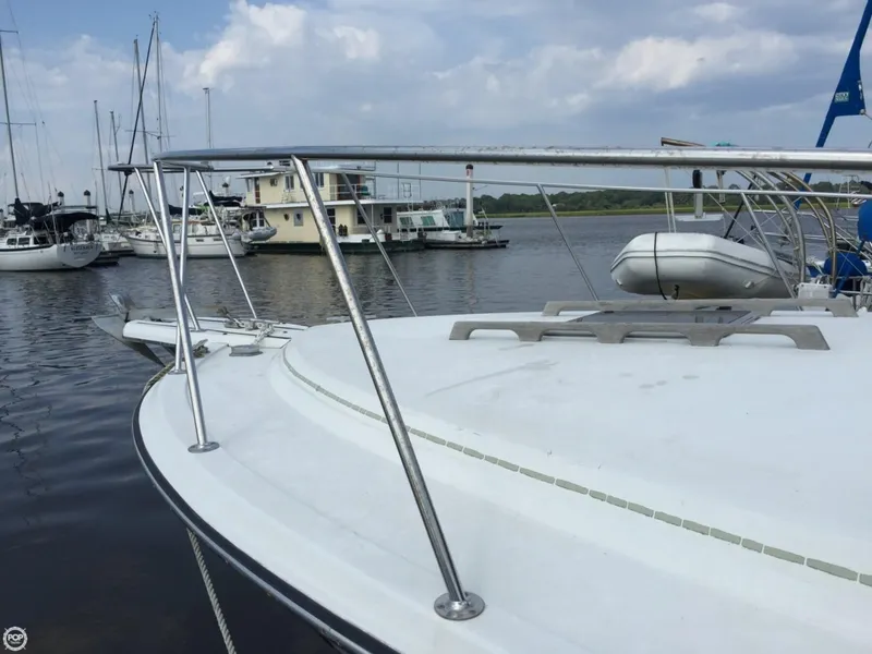 Slide: The Image of Carver Yachts 3227 Convertible 1985 - 9