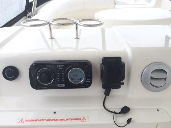Slide: The Image of Sea Ray 580 Sedan Bridge - Certified Preowned 2011 - 5