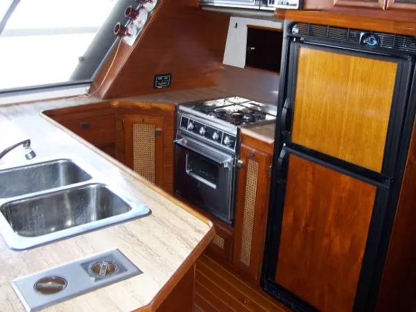 Slide: The Image of Bayliner 4550 Pilothouse 1986 - 3