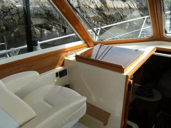 Slide: The Image of Legacy 32 Sedan 2007 - 8
