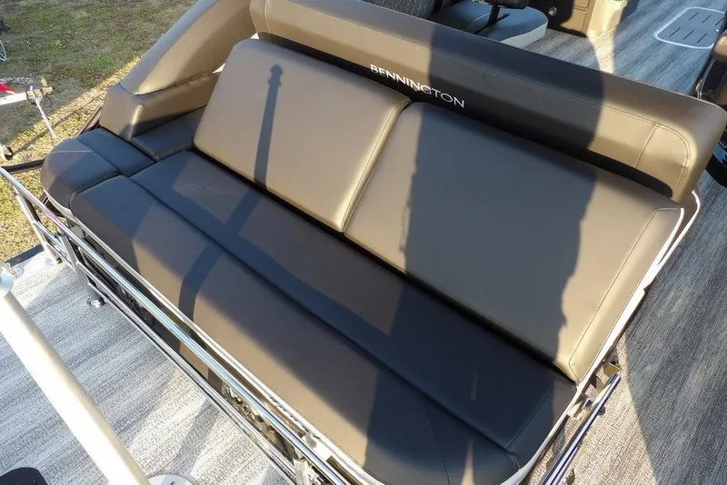 Slide: The Image of 2026 Bennington M Swingback 26 MSB boat seating, featuring luxurious gray upholstery. - 37