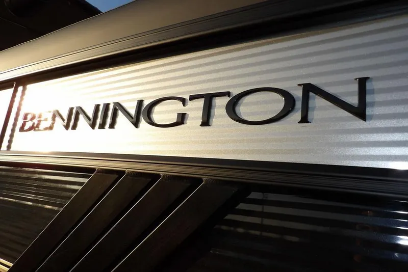 Slide: The Image of Bennington M Swingback 26 MSB 2026 model logo in sunlight. - 55