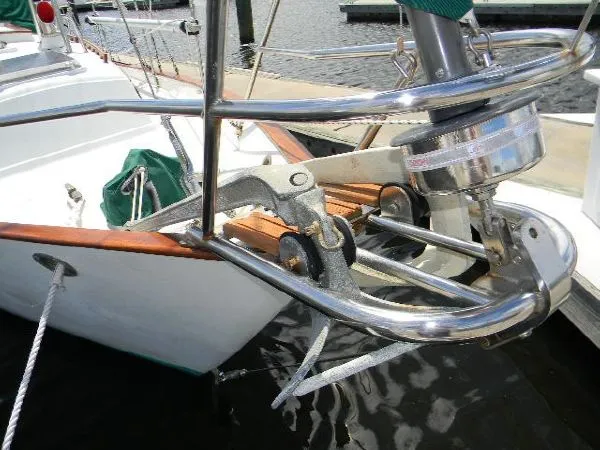 Slide: The Image of Pacific Seacraft 31 Cutter 1988 - 10