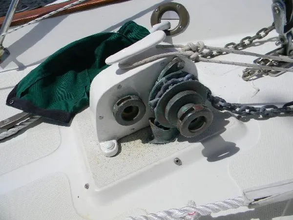 Slide: The Image of Pacific Seacraft 31 Cutter 1988 - 11