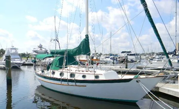 Slide: The Image of Pacific Seacraft 31 Cutter 1988 - 2