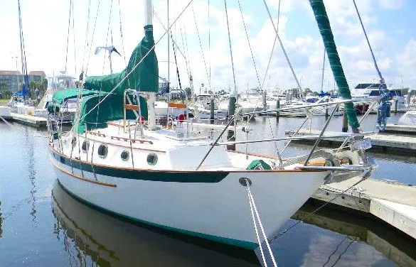 Slide: The Image of Pacific Seacraft 31 Cutter 1988 - 3