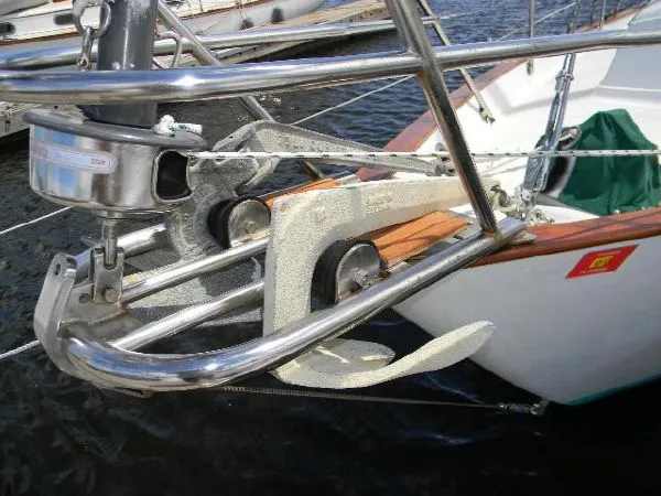 Slide: The Image of Pacific Seacraft 31 Cutter 1988 - 7