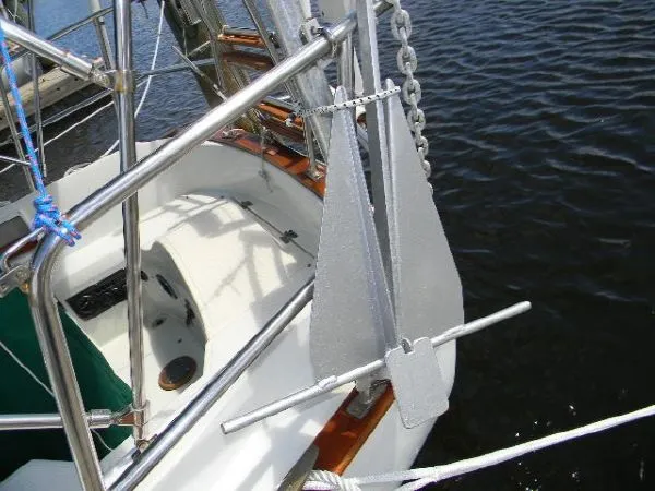 Slide: The Image of Pacific Seacraft 31 Cutter 1988 - 8