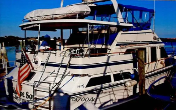 Slide: The Image of PT Motor Yacht 1988 - 6