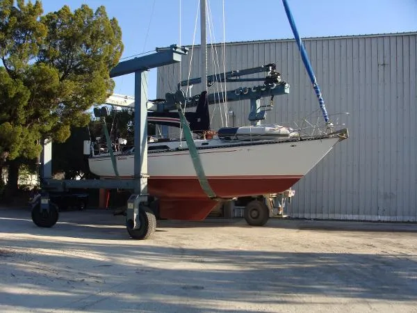 Slide: The Image of C&C 40 Centerboard Cruiser 1981 - 3