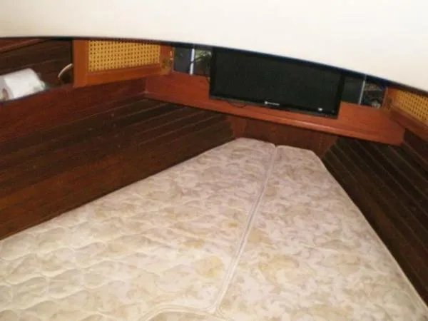 Slide: The Image of Aloha Sloop 1984 - 11