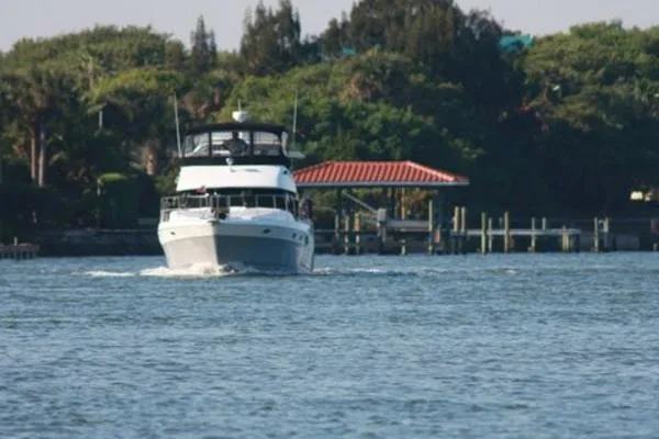 Slide: The Image of Bayliner 4387 Motor Yacht 1990 - 4