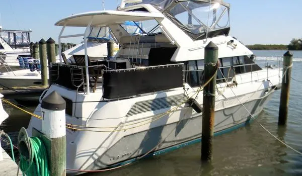 Slide: The Image of Bayliner 4387 Motor Yacht 1990 - 6