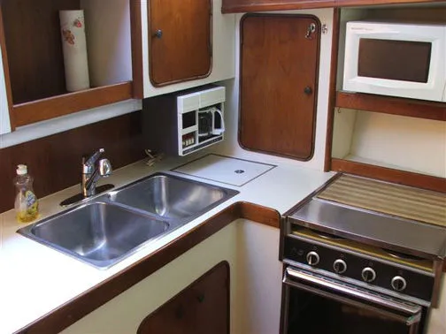 Slide: The Image of Gulfstar 44 Trawler Motor Yacht 1979 - 5