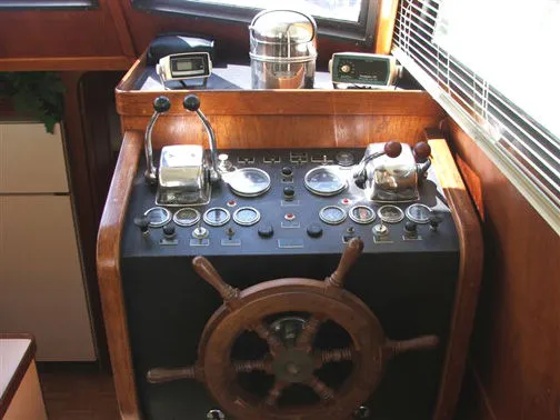 Slide: The Image of Gulfstar 44 Trawler Motor Yacht 1979 - 6