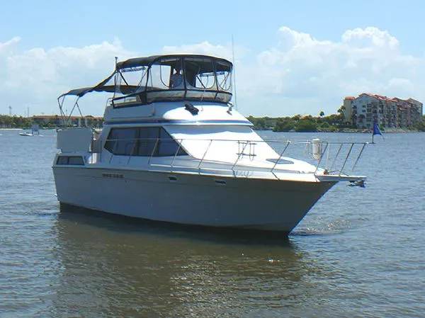 Slide: The Image of Chris-Craft 372 Catalina 1988 - 0